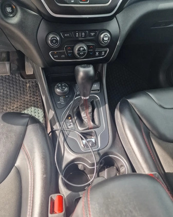 Jeep Cherokee cena 96000 przebieg: 72000, rok produkcji 2019 z Katowice małe 352